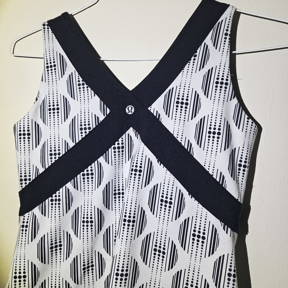 Lululemon Activewear top - Picture 5 of 6